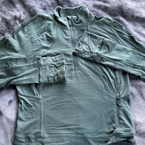 Lululemon rulu half zip, cropped length. Worn once